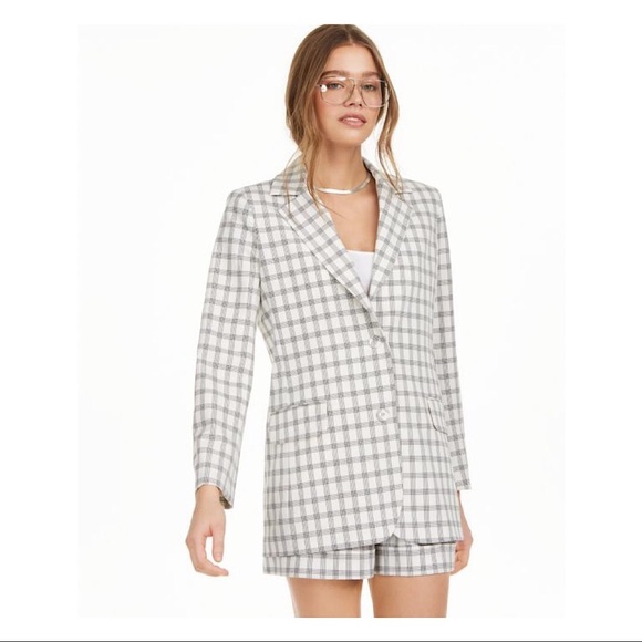 Danielle Bernstein WeWoreWhat Plaid Structured Oversized Blazer in White/Black - Picture 2 of 8